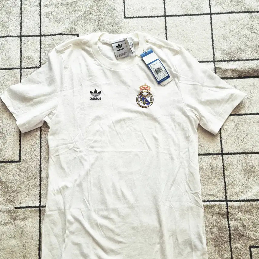 [BUNJANG] Adidas Real Madrid Short Sleeve T-Shirt White XS / [새상품]아디다스 레알마드리드 반팔 화이트 사이즈 XS