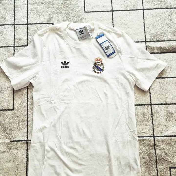 [BUNJANG] Adidas Real Madrid Short Sleeve T-Shirt White XS / [새상품]아디다스 레알마드리드 반팔 화이트 사이즈 XS