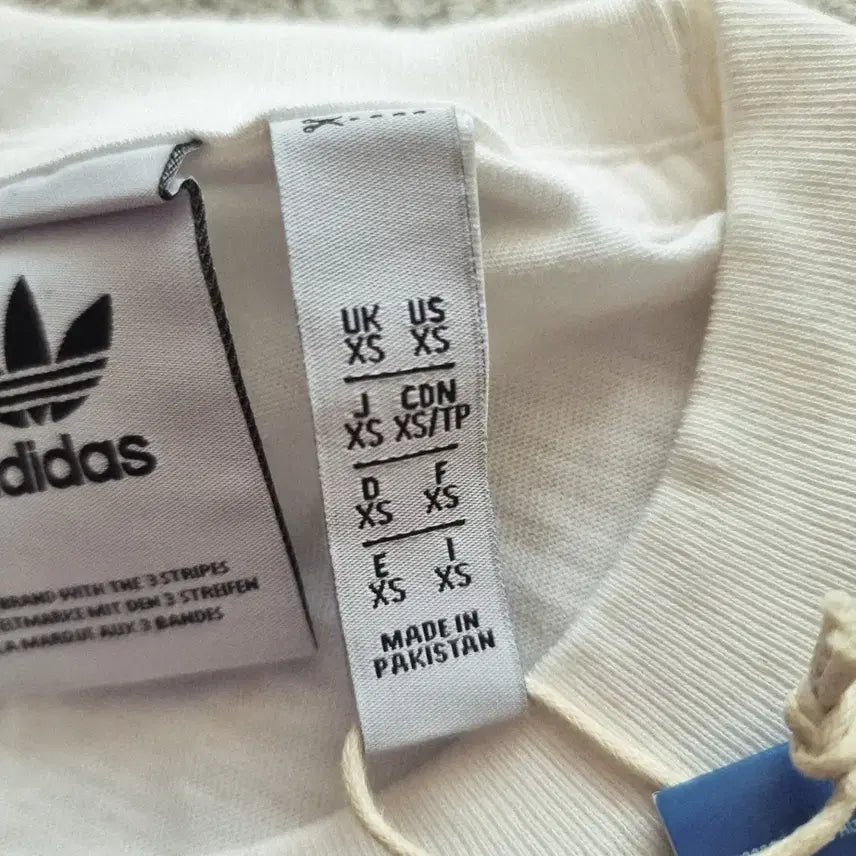 [BUNJANG] Adidas Real Madrid Short Sleeve T-Shirt White XS / [새상품]아디다스 레알마드리드 반팔 화이트 사이즈 XS