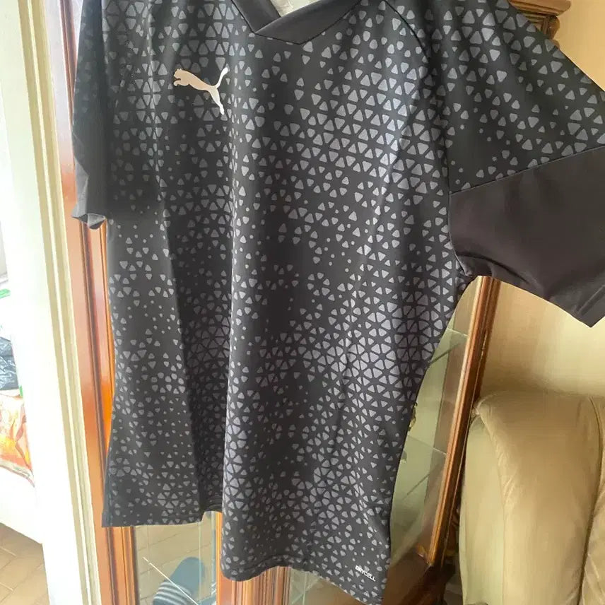 [BUNJANG] Puma Black Pattern Short Sleeve T-Shirt (M) / 퓨마 블랙 패턴 반팔 티셔츠 m