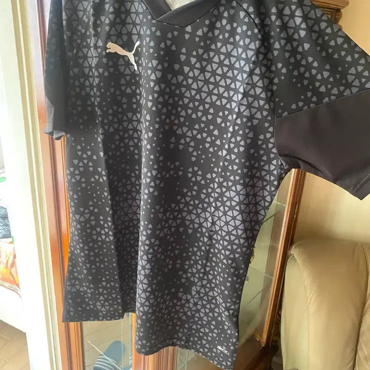 [BUNJANG] Puma Black Pattern Short Sleeve T-Shirt (M) / 퓨마 블랙 패턴 반팔 티셔츠 m
