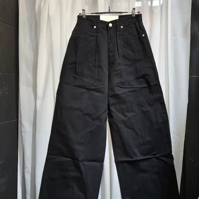 [BUNJANG] High-Waisted Wide Black Jeans / S싸이즈 핀턱 하이웨스트 와이드 블랙진