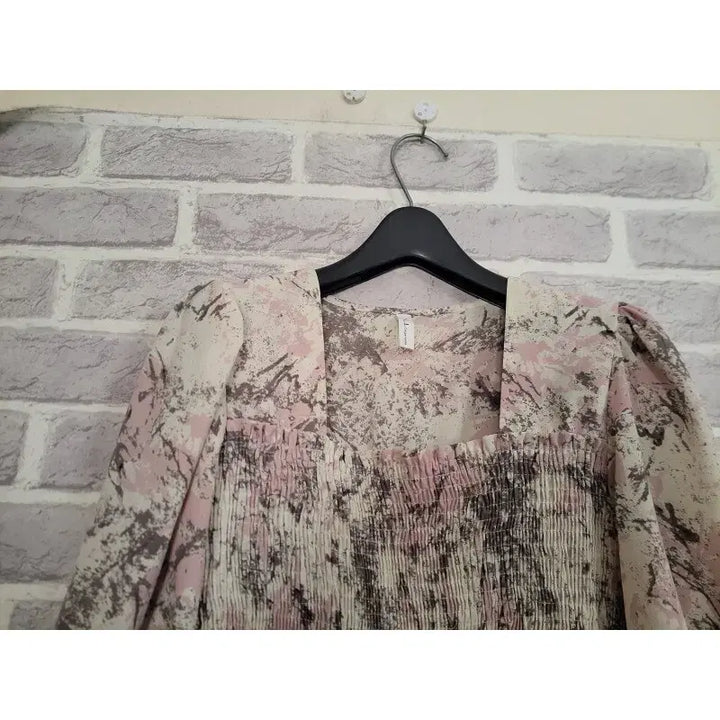 [BUNJANG] Pink Print Shirring Blouse / 핑크 프린트 셔링 블라우스/알뜰한여우
