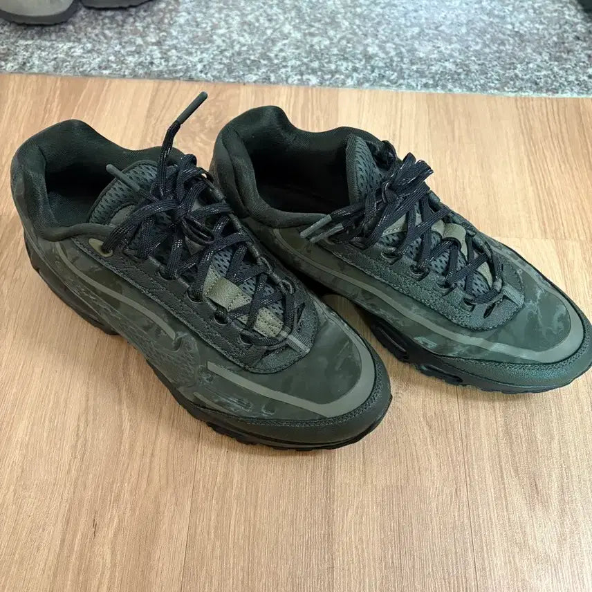 [BUNJANG] Nike x Worksout Air Max 95 Medium Olive Sequoia / 나이키 x 웍스아웃 에어맥스 95 미디움 올리브 앤 세쿼이아 (280)