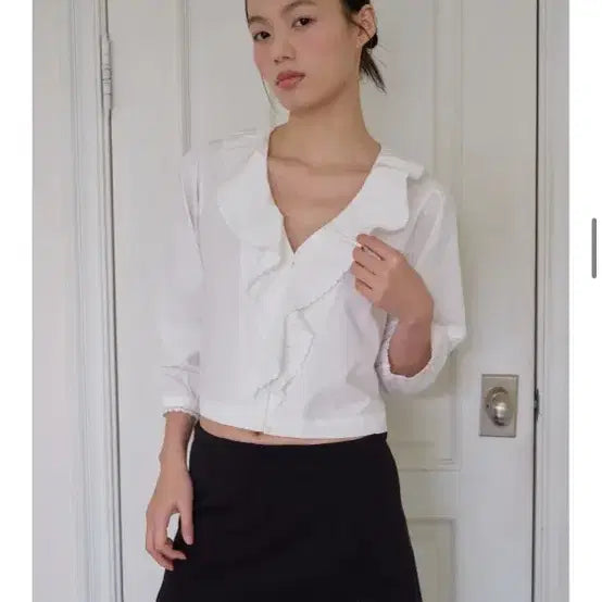 [BUNJANG] Magnet Blouse / 마그넷 블라우스