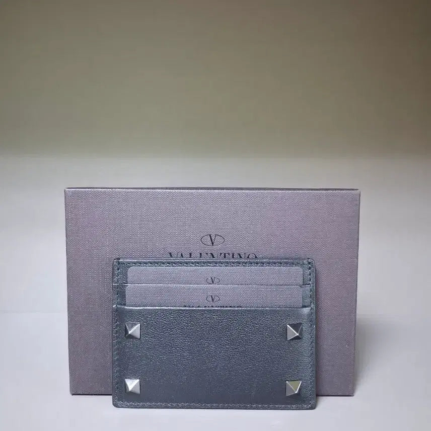 [BUNJANG] 26ss 발렌티노 락스터드 카드지갑 WY2P0655VH3 UNI0NO / 26ss 발렌티노 락스터드 카드지갑 WY2P0655VH3 UNI0NO