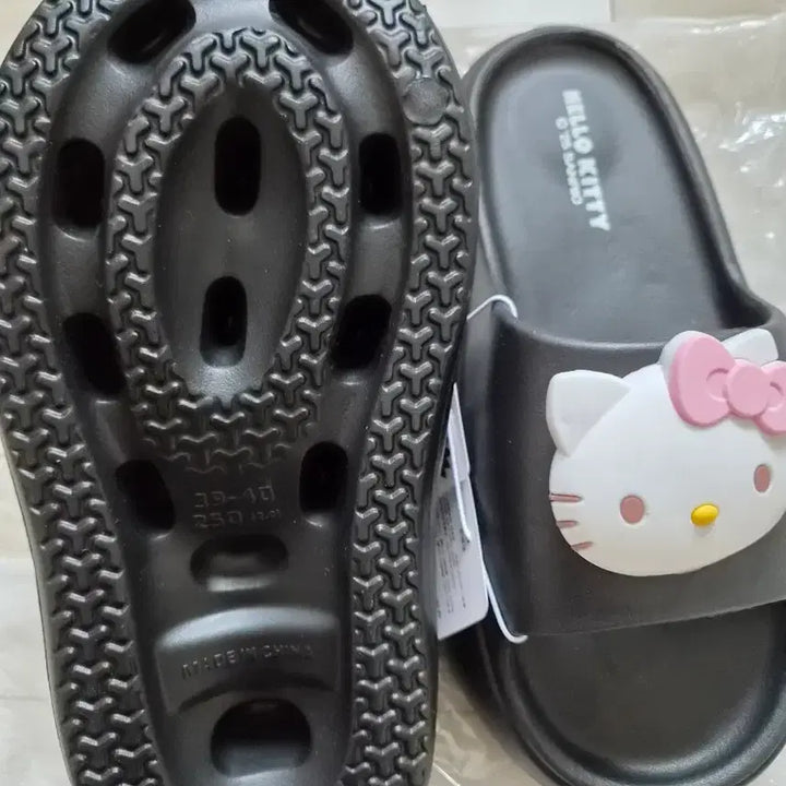 [BUNJANG] Hello Kitty Black Platform Slippers Sandals / 헬로키티 블랙 통굽 슬리퍼 샌들 새상품