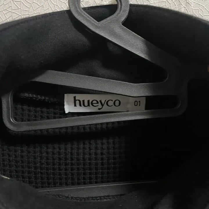 [BUNJANG] Huey Diagonal Zipper Track Top Black (Size 1) / 휴이 사선 지퍼 트랙탑 블랙(1사이즈)