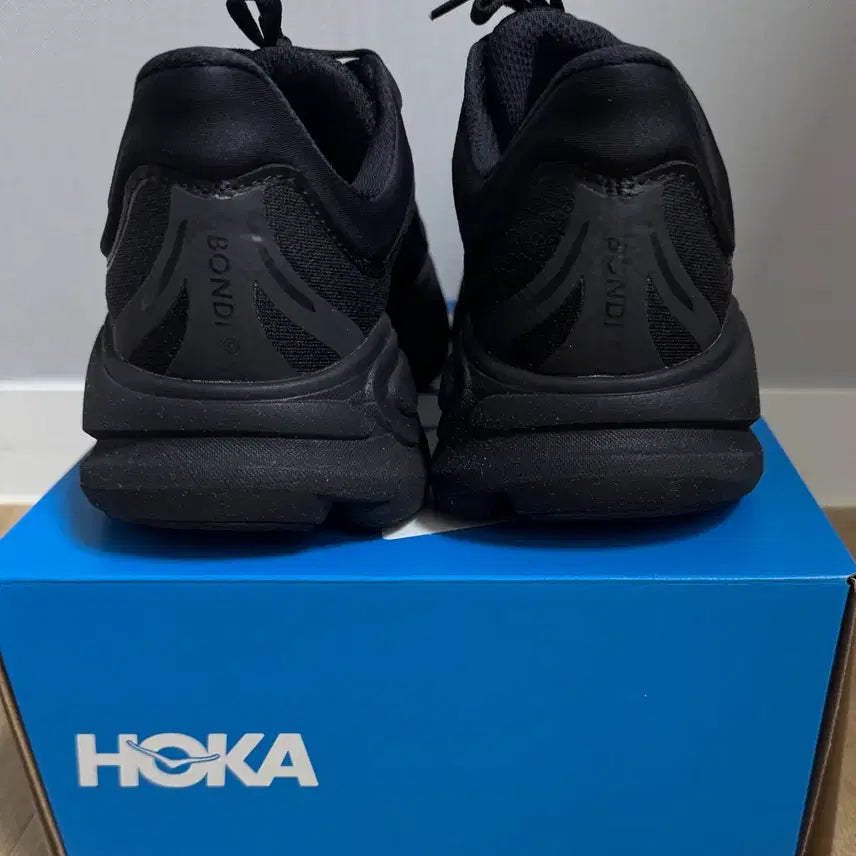 [SOLD OUT] 호카 본디 9 블랙 와이드 260