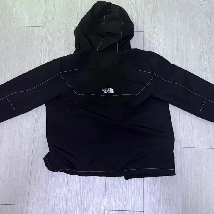 [SOLD OUT] (급처) 새 제품 노스페이스 바람막이