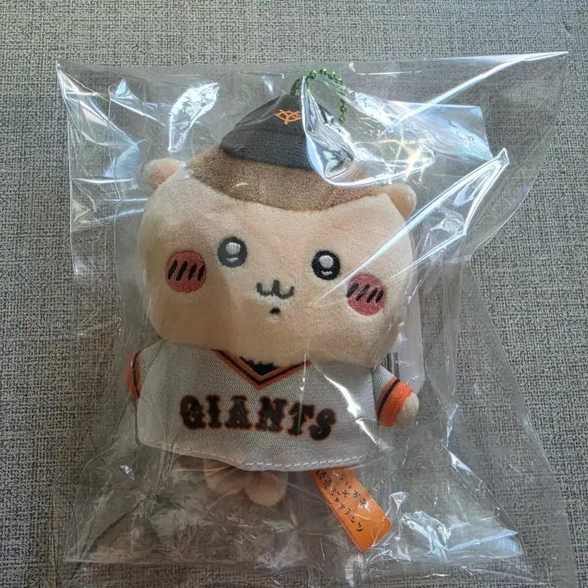 [BUNJANG] Chiikawa Yomiuri Giants Collaboration Kurimanju Mascot / 치이카와 요미우리 자이언츠 콜라보 쿠리만쥬 마스코트 마코 먼작귀