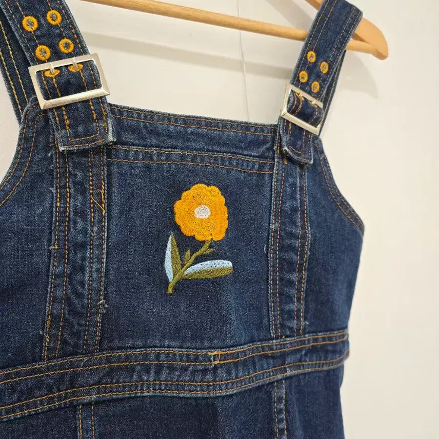 [BUNJANG] Denim Overalls Dress Embroidered Floral / 데님 멜빵 원피스 꽃 자수