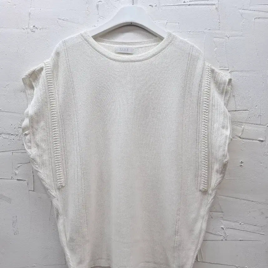 [BUNJANG] Time White Knit T-Shirt / 타임  화이트 니트  Free