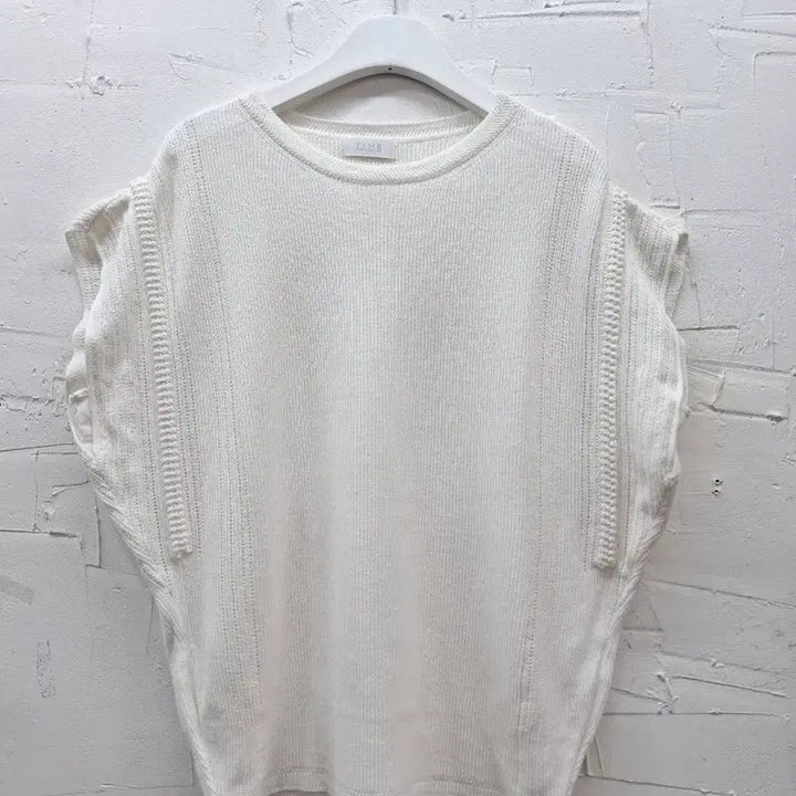 [BUNJANG] Time White Knit T-Shirt / 타임  화이트 니트  Free