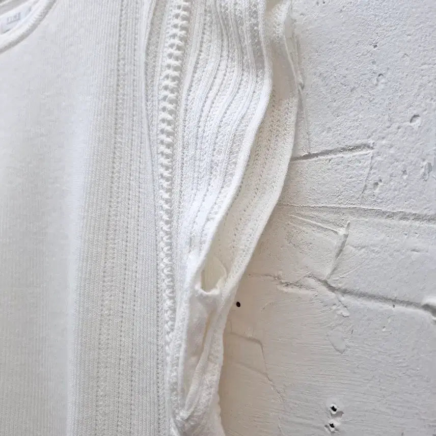 [BUNJANG] Time White Knit T-Shirt / 타임  화이트 니트  Free