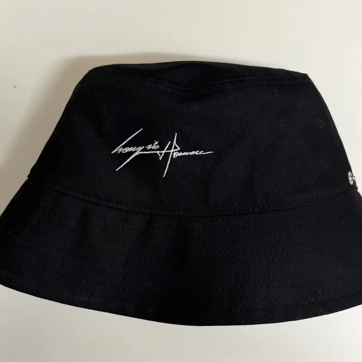 [BUNJANG] Songzio Black Logo Bucket Hat / 송지오 버킷햇 블랙 판매