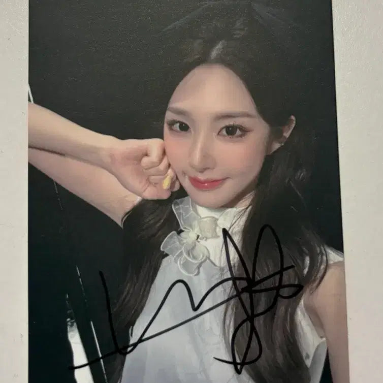 [BUNJANG] tripleS Shinwi Concert Signed Postcard / 트리플에스 신위 싸인 엽서 콘서트 웨이브 기프트
