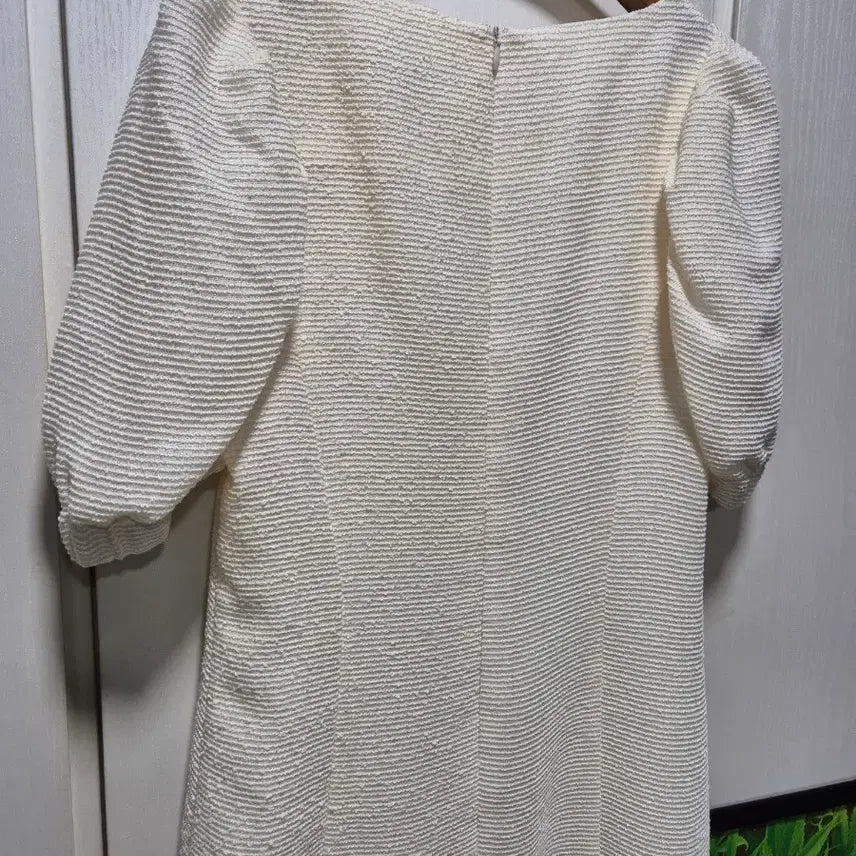 [BUNJANG] OUTSHELL Ivory Puff Sleeve Midi Dress / (타임세일)(새상품)OUTSHELL 아이보리 퍼프 반팔 원피스