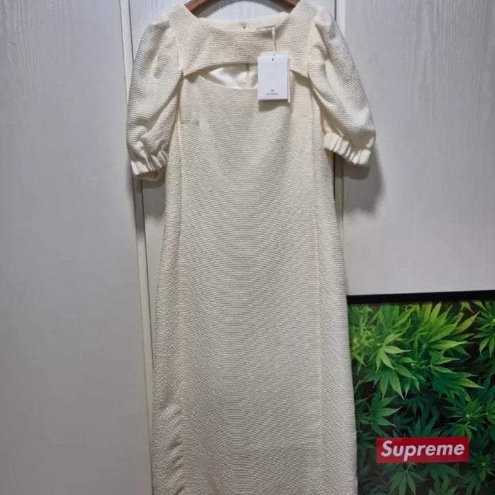[BUNJANG] OUTSHELL Ivory Puff Sleeve Midi Dress / (타임세일)(새상품)OUTSHELL 아이보리 퍼프 반팔 원피스