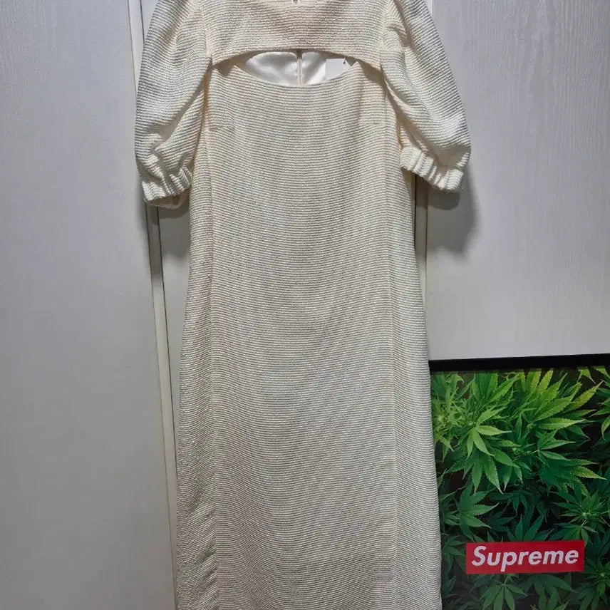 [BUNJANG] OUTSHELL Ivory Puff Sleeve Midi Dress / (타임세일)(새상품)OUTSHELL 아이보리 퍼프 반팔 원피스