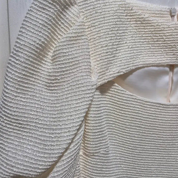 [BUNJANG] OUTSHELL Ivory Puff Sleeve Midi Dress / (타임세일)(새상품)OUTSHELL 아이보리 퍼프 반팔 원피스