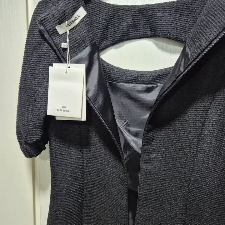 [BUNJANG] OUTSHELL Black Puff Sleeve Long Dress / (타임세일)(새상품)OUTSHELL 블랙 퍼프 반팔 원피스