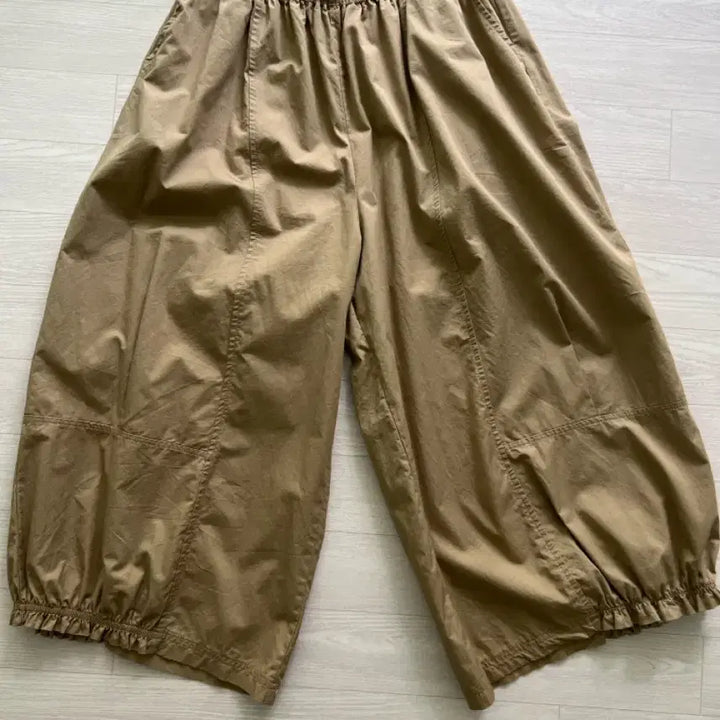 [SOLD OUT] 베기핏 항아리바지 (새상품)