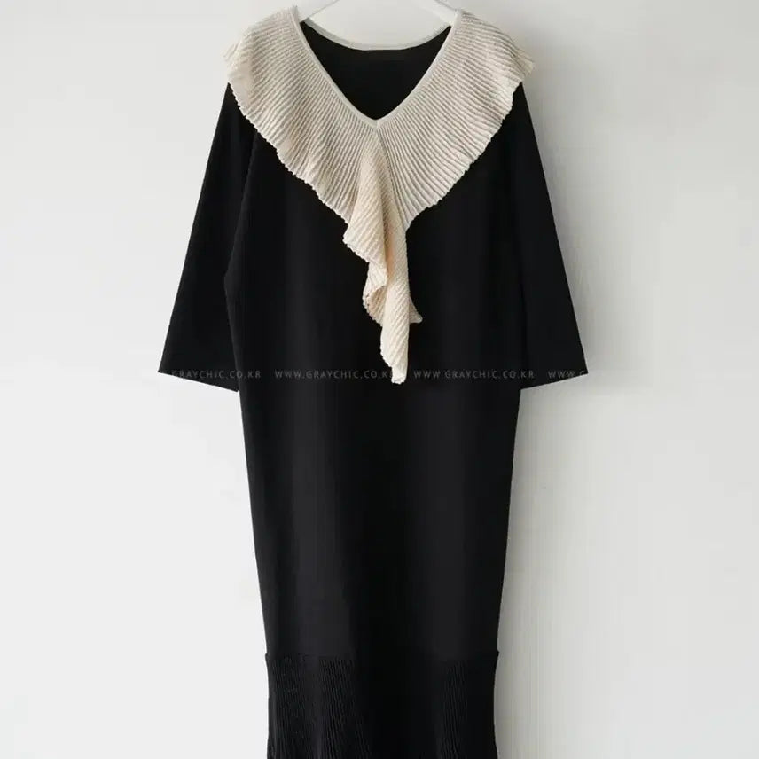 [BUNJANG] Frill Collar Black Knit Long Dress / 택포)프릴 카라 블랙 니트 롱 원피스
