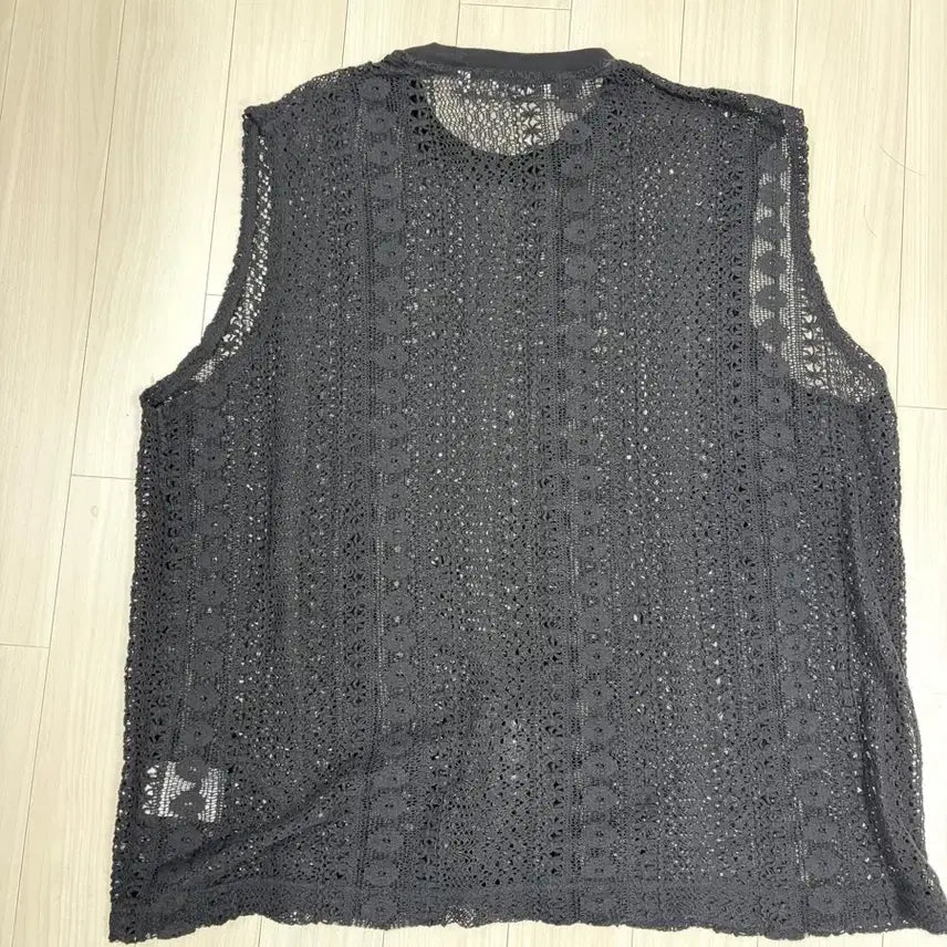 [SOLD OUT] 아워레가시 박스 슬리브리스 코튼 크로셰 베스트, 블랙 조끼