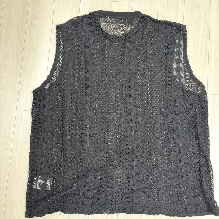 [SOLD OUT] 아워레가시 박스 슬리브리스 코튼 크로셰 베스트, 블랙 조끼