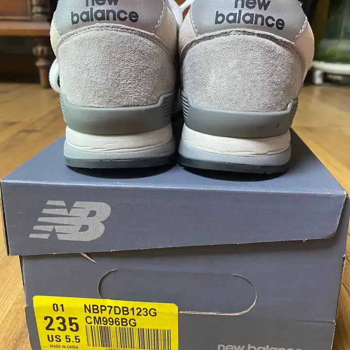 [BUNJANG] 뉴발란스 996 그레이 235mm / 뉴발란스 996 그레이 235mm