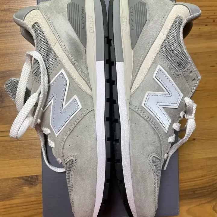 [BUNJANG] 뉴발란스 996 그레이 235mm / 뉴발란스 996 그레이 235mm