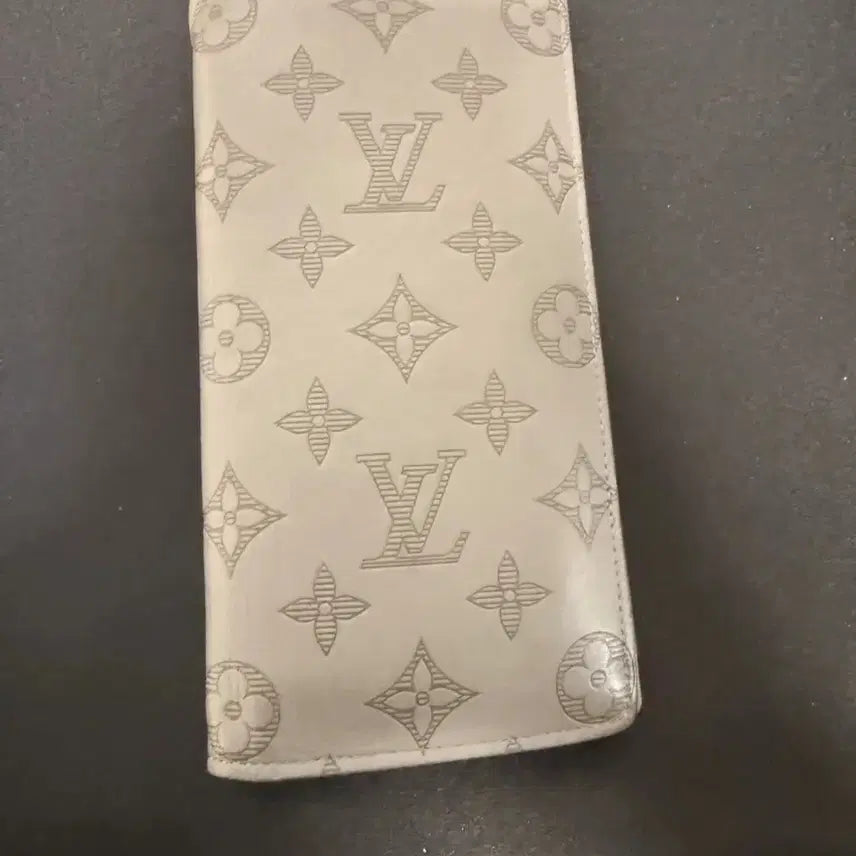 [BUNJANG] Louis Vuitton Monogram Eclipse Brazza Wallet / 루이비통 모노그램 이클립스 브라짜 월릿 장지갑 m61697