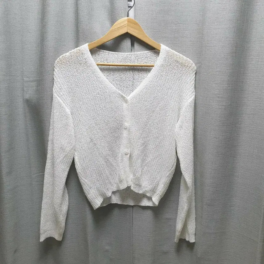 [BUNJANG] White V-Neck Knit Cardigan Summer Essential / [새상품] 화이트 브이넥 니트 여름 가디건 살안타템