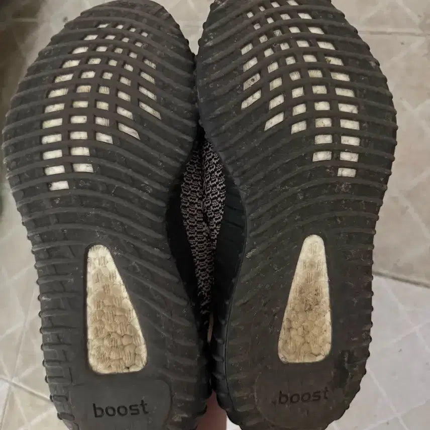 [BUNJANG] Adidas Yeezy Boost 700 "Salt" (275mm) / 이지부스트 예힐 275