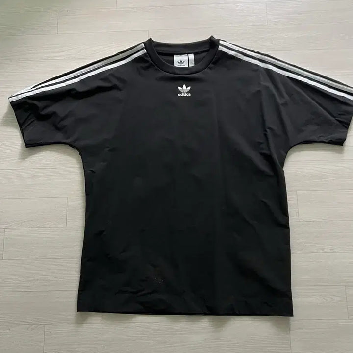 [SOLD OUT] 아디다스 반팔티 (최상)