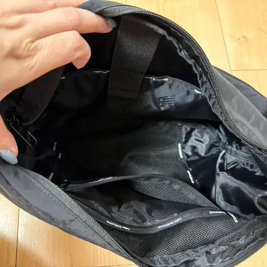 [BUNJANG] New Balance Crossbody Bag / 뉴발 크로스백