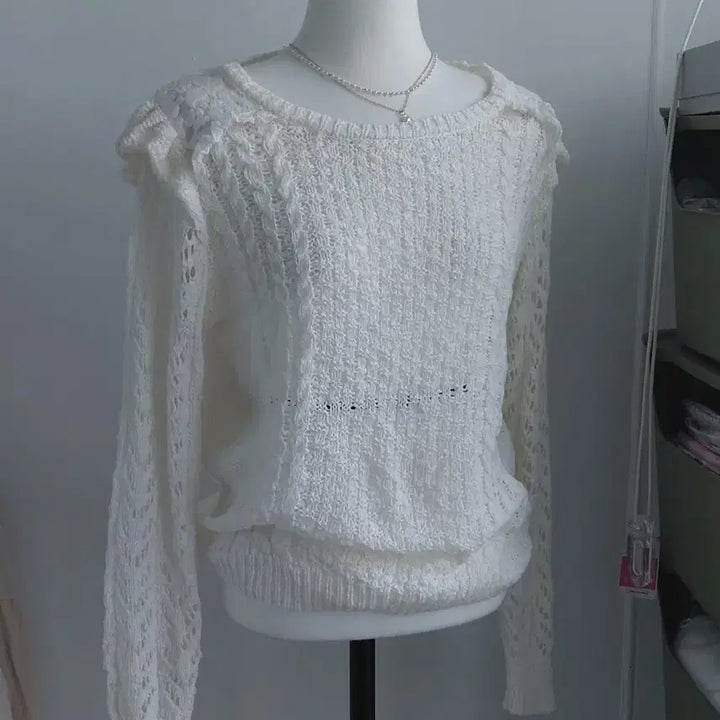 [BUNJANG] Japanese Vintage Ivory Punch Lace Knit Long Sleeve / [일본빈티지] 아이보리 펀칭 레이스 니트 긴팔