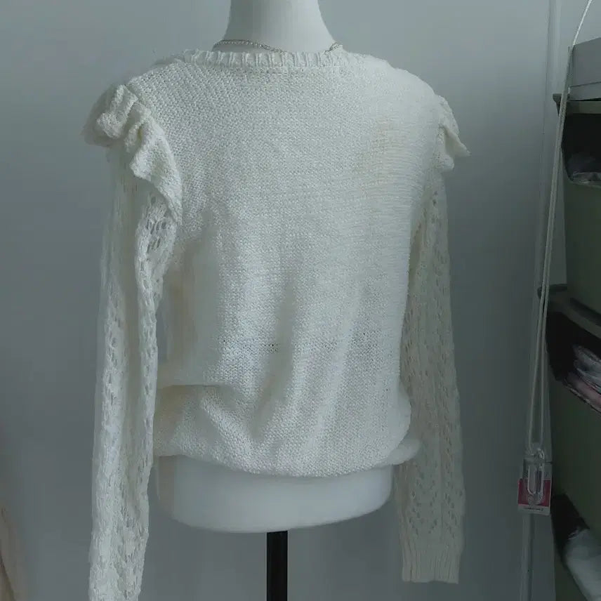 [BUNJANG] Japanese Vintage Ivory Punch Lace Knit Long Sleeve / [일본빈티지] 아이보리 펀칭 레이스 니트 긴팔