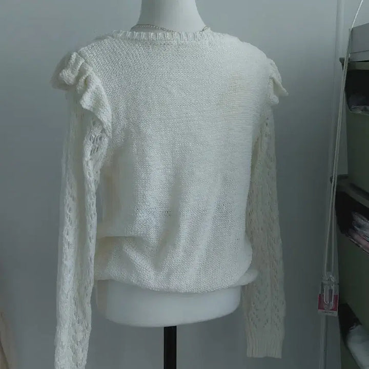 [BUNJANG] Japanese Vintage Ivory Punch Lace Knit Long Sleeve / [일본빈티지] 아이보리 펀칭 레이스 니트 긴팔