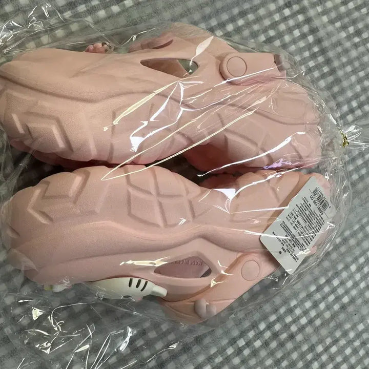 [SOLD OUT] 새상품) 헬로키티 통굽 샌들 250
