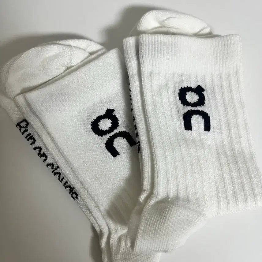 [BUNJANG] Onrunning Logo Sock High 2-Pack / 온러닝 로고 삭스 2개