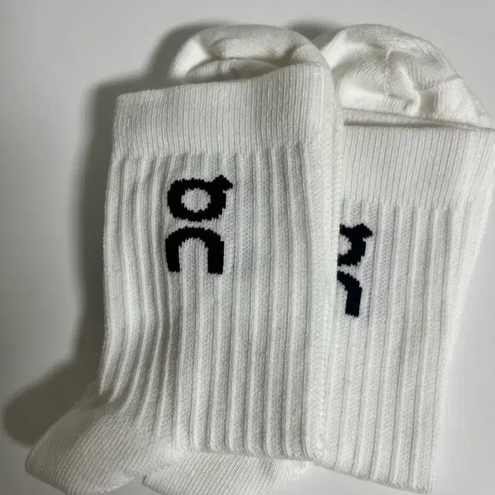 [BUNJANG] Onrunning Logo Sock High 2-Pack / 온러닝 로고 삭스 2개