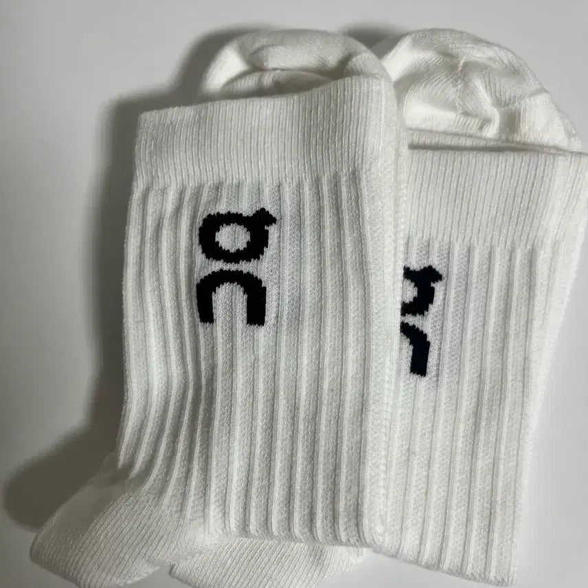 [BUNJANG] Onrunning Logo Sock High 2-Pack / 온러닝 로고 삭스 2개