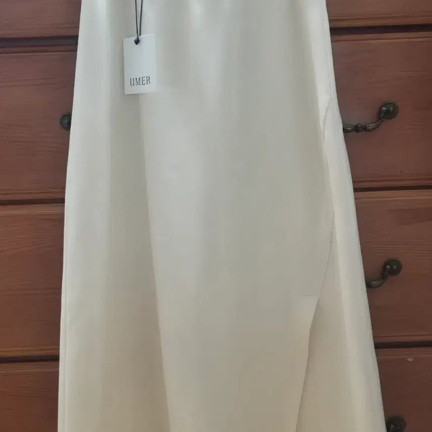 [BUNJANG] YUMER Slit Flare Skirt (Size 3) / 유메르 슬릿 플레어 스커트 새상품 3사이즈