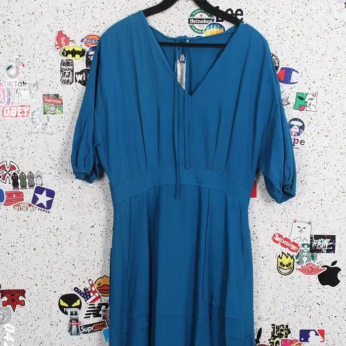 [BUNJANG] The Ebony Eyes Back Slit V-Neck Dress / 여성M/ 더에보니아이즈 뒷트임 브이넥원피스