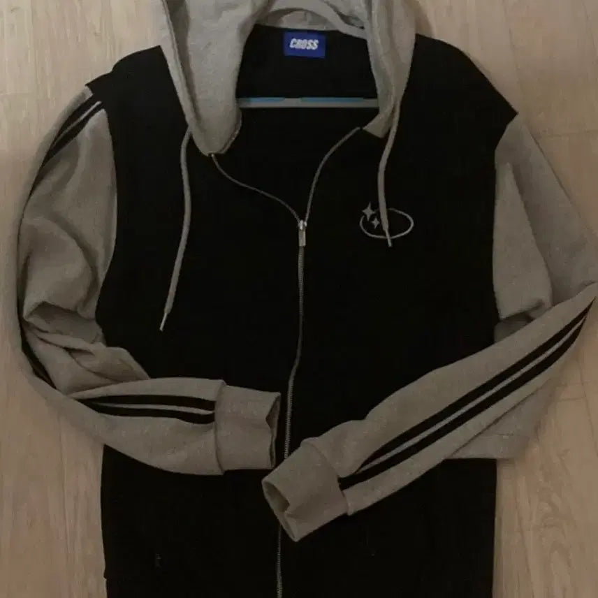 [BUNJANG] Cross Dress Lee Hooded Zip-up Jacket / 크로스드레슬리 후드집업 블랙그레이