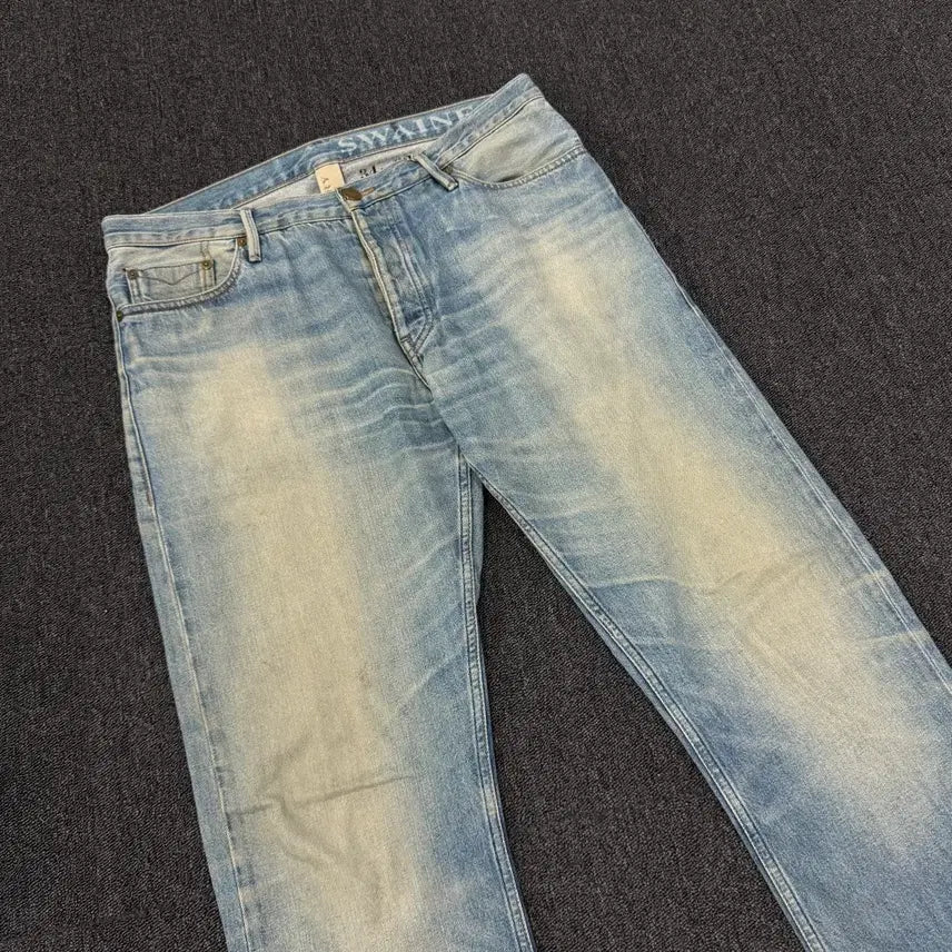 [BUNJANG] Burberry Washed Denim Pants / 버버리 워싱 데님 팬츠