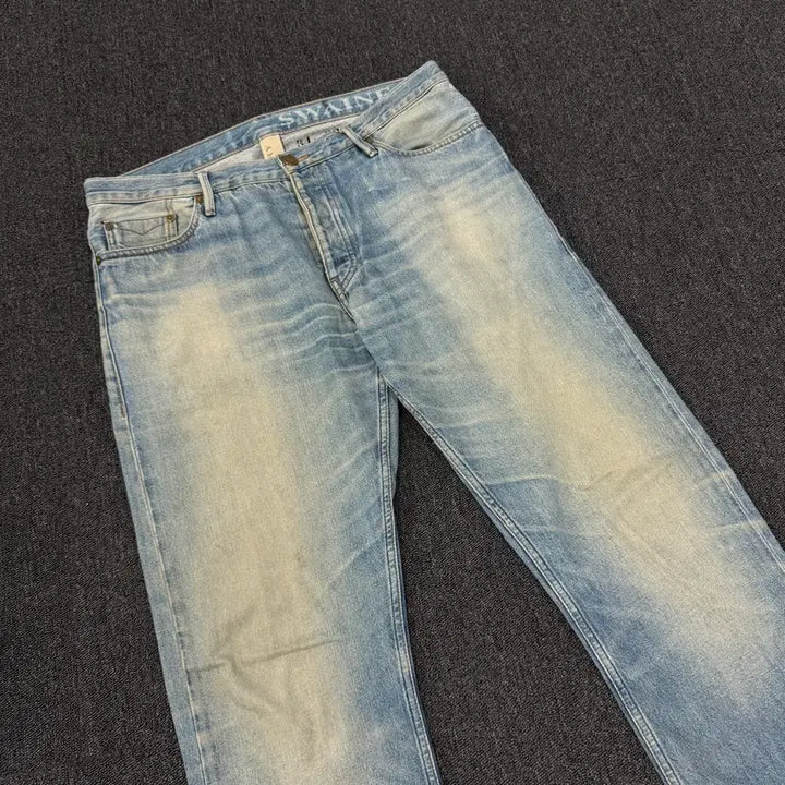 [BUNJANG] Burberry Washed Denim Pants / 버버리 워싱 데님 팬츠