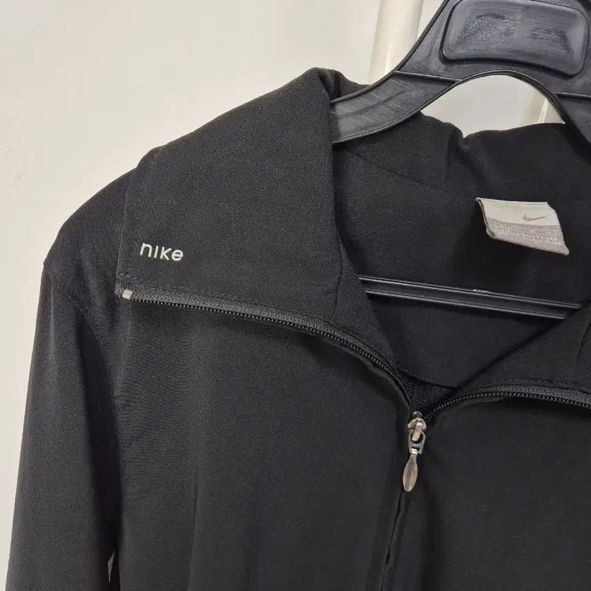 [BUNJANG] Nike Black Cropped Track Jacket / 나이키 블랙 크롭 트랙 자켓